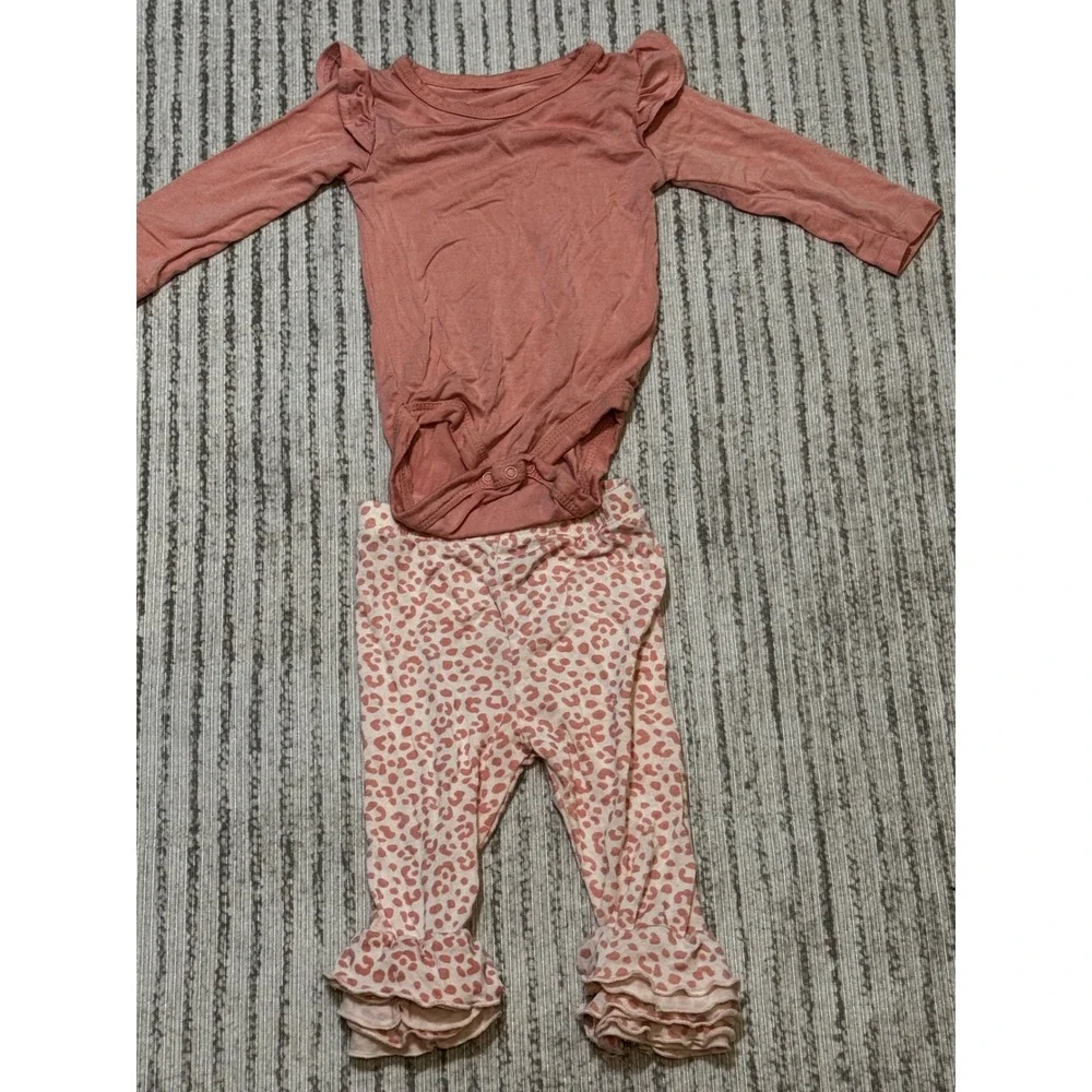 Milkberry Bamboo Baby Girl Ruffle Bodysuit and Leopard Bell Bottom Leggings 3-6M